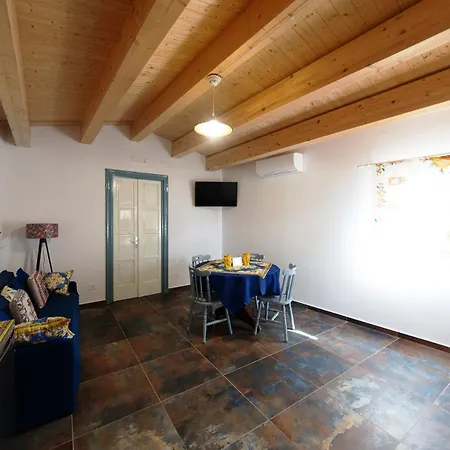 Palazzo Marchese Milo Apartment