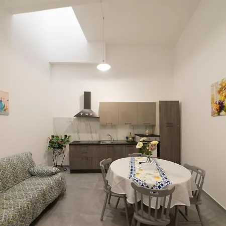 Apartment Palazzo Marchese Milo *