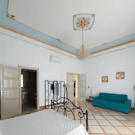 Apartment Palazzo Marchese Milo *