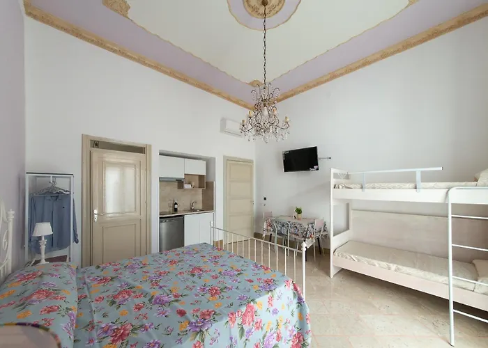 Apartment Palazzo Marchese Milo *