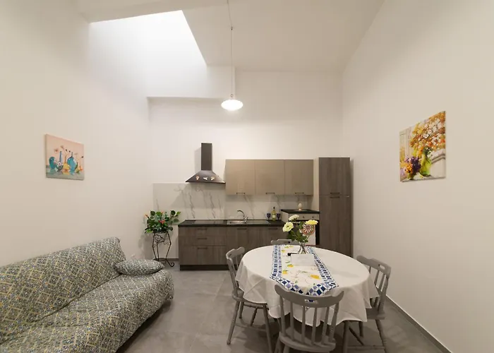 Apartment Palazzo Marchese Milo *