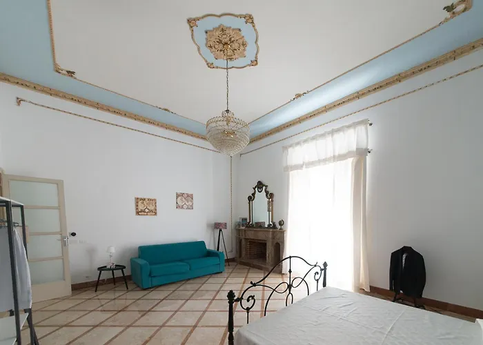 Apartment Palazzo Marchese Milo *