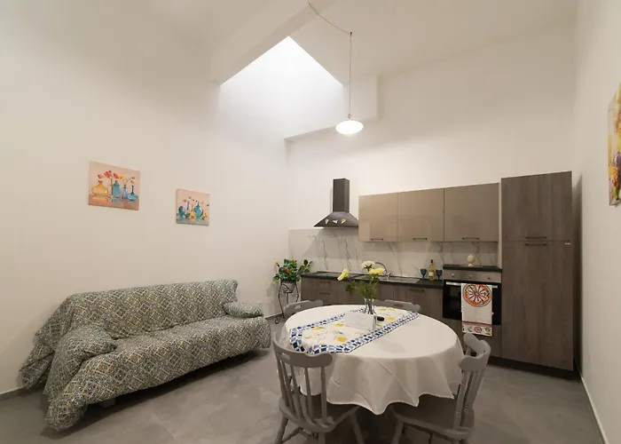 Apartment Palazzo Marchese Milo