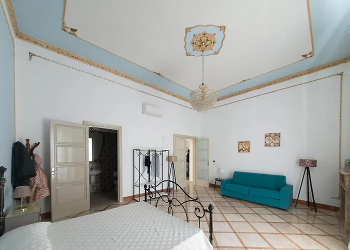 Apartment Palazzo Marchese Milo *